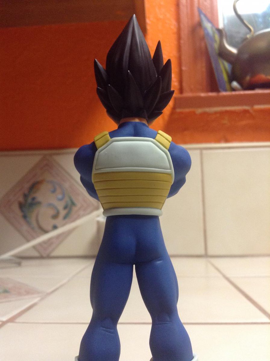 BrandiMorrow44's tweet image. Also added this beauty to my Vegetable collection. Photos really don’t do him justice. #vegeta #grumpymonkey