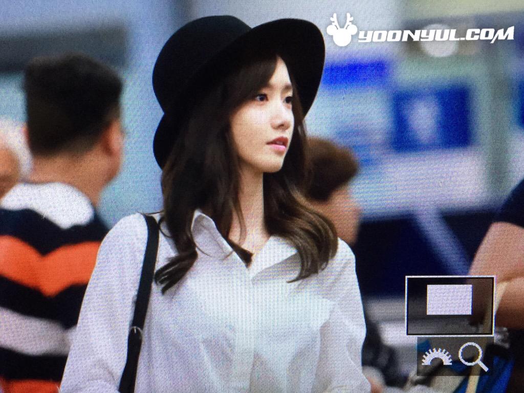 [PIC][22-09-2015]YoonA trở về Hàn Quốc vào sáng nay CPe726cUsAAZQ63