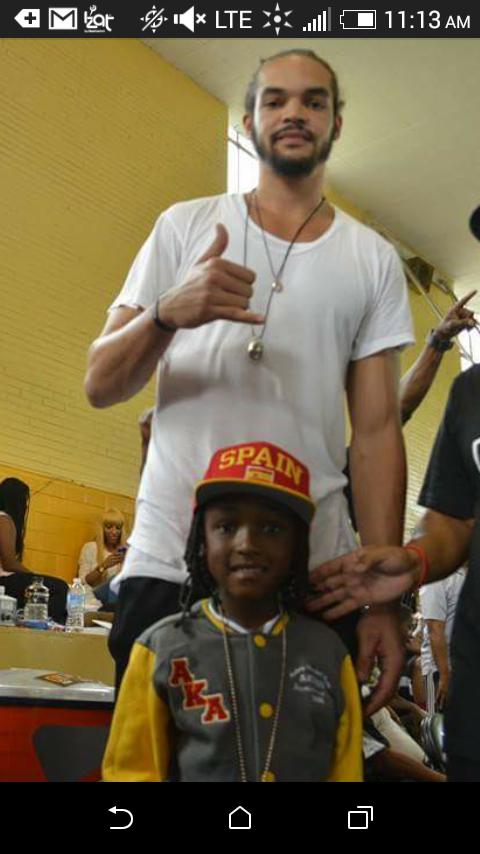 KamariWorld2's tweet photo. Kamari the super star &amp; noah Chicago bulls SUPPORT http://t.co/cynlgQcKdS