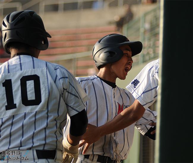 高校野球ドットコム 試合レポート 前原vs糸満 沖縄県秋季大会 1回戦 見応えのある素晴らしい試合を見せてくれた両軍ナイン 延長10回 前原が粘りの勝利 Http T Co Dbfixxksov 高校野球 Http T Co Ayetnkqean