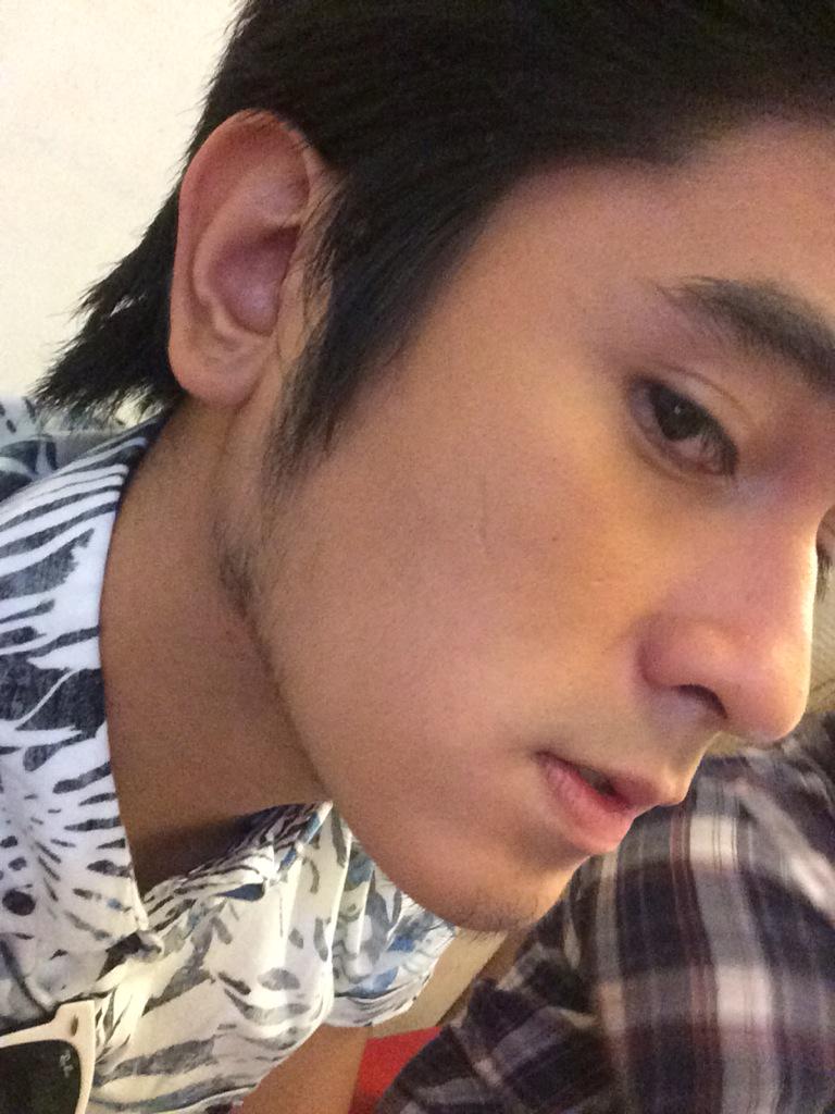 NavatoCJ's tweet photo. I miss my buhok, my panga and my balbas. Huhu. #sadlife #itsaconyomorning http://t.co/sqFlWSYh8x