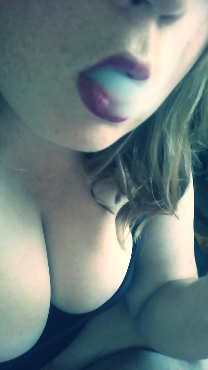 miss_capri92's tweet photo. Online now my loves
http://t.co/KTla9m8Z8z http://t.co/jcMDUf3vMW