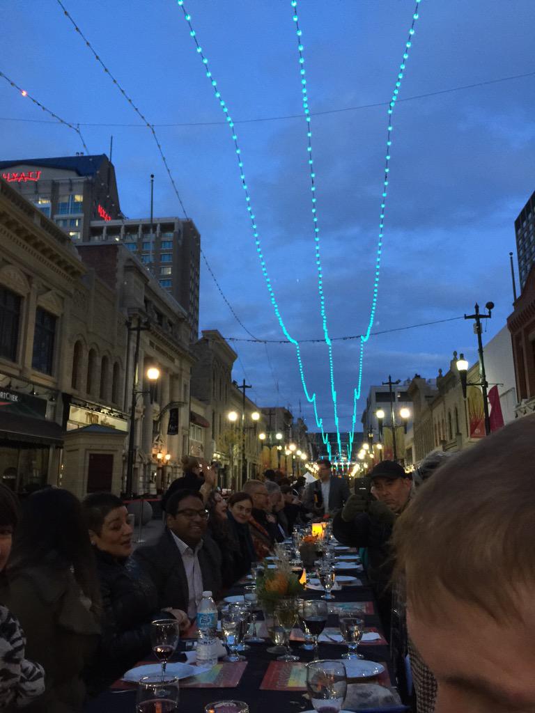 vivacova's tweet photo. #IAMDOWNTOWN #yyc @CityPalate #yyclongtable  #outdoor #dinner http://t.co/AH1ZzTCqXt