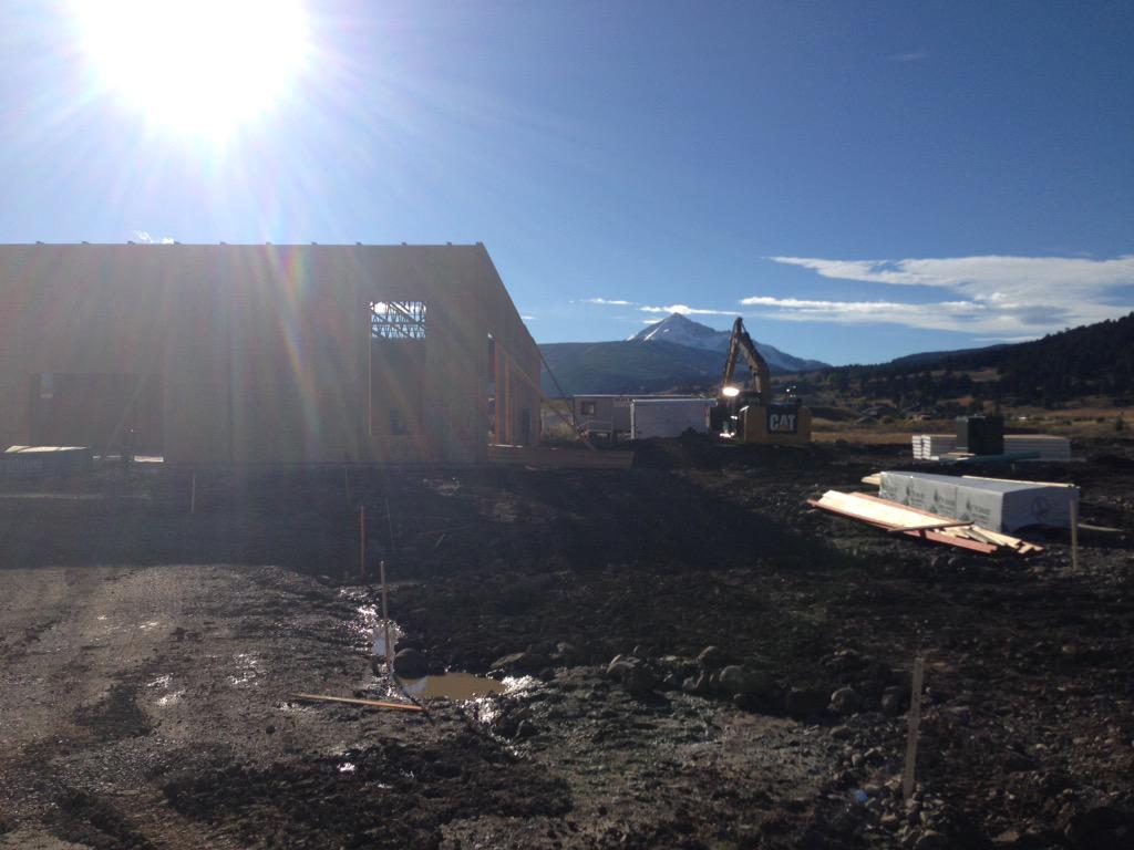 AceBigSky's tweet photo. @AceHardware @AceBigSky #teamworkmakingthedreamwork http://t.co/x3AwVncGOU