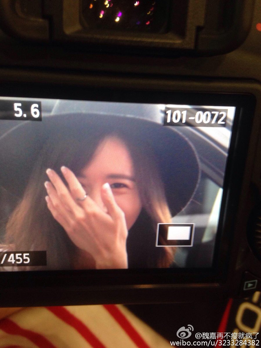 [PIC][22-09-2015]YoonA trở về Hàn Quốc vào sáng nay CPee2bLVAAA4Muy