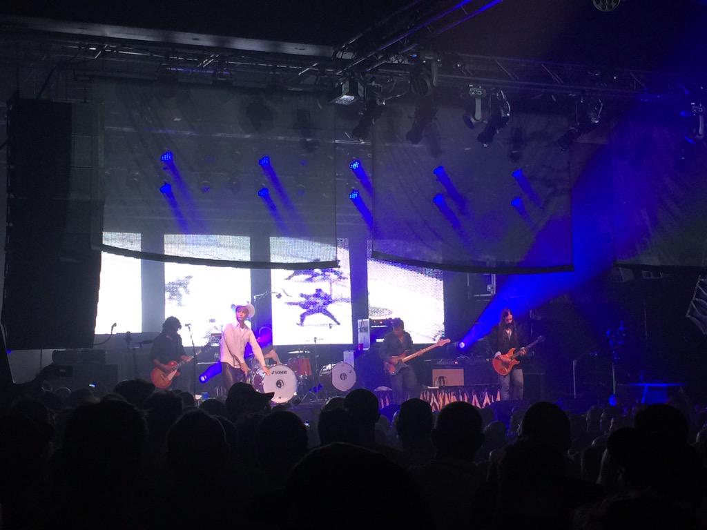 jmcgnn's tweet photo. Something about going right from a @mnwild game to a @thehipdotcom show @firstavenue that just feels so right. #mnCan http://t.co/O0vlJ6xEYB
