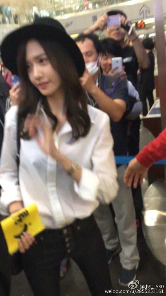 [PIC][22-09-2015]YoonA trở về Hàn Quốc vào sáng nay CPefxHEUwAAaxbo