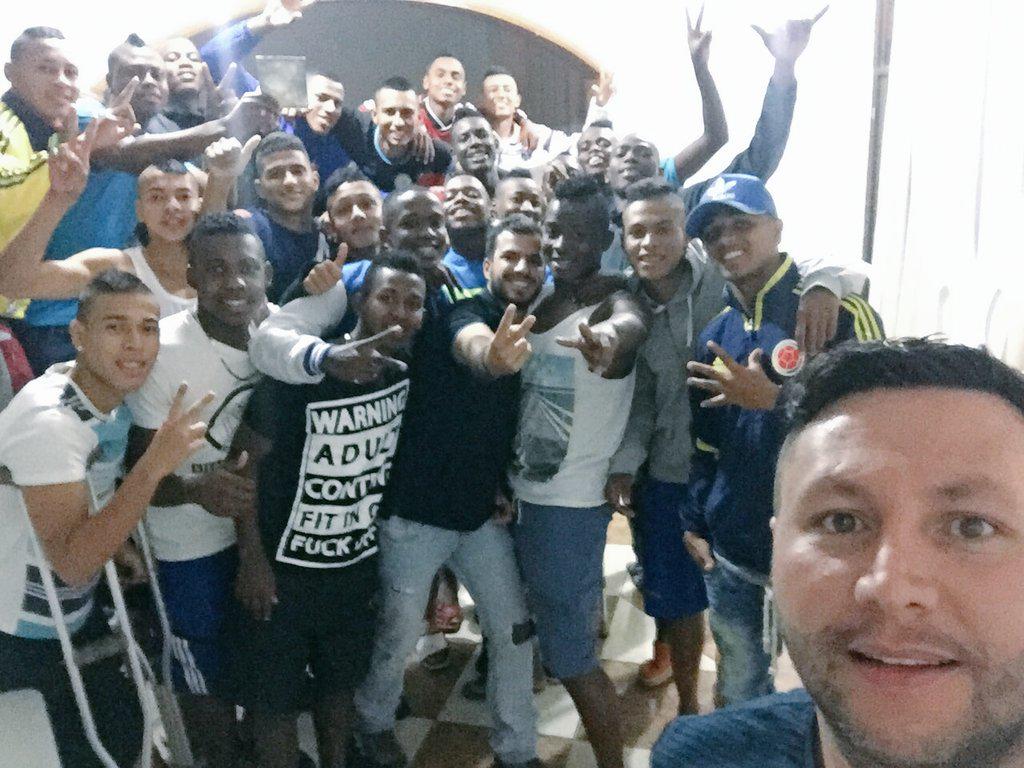 manustrillon's tweet photo. Compartiendo con los muchachos del Once una experiencia maravillosa llena de bendiciones #DiosEsGrande http://t.co/79Zz4OjVOW