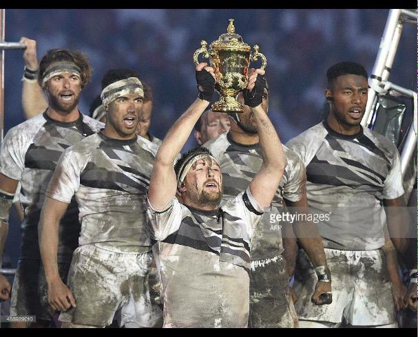 CaseyMakeupHair's tweet photo. Few good piccies from my work at the #RugbyWorldCup #openingceremony @thelaurawright http://t.co/DBsNBd7pNI