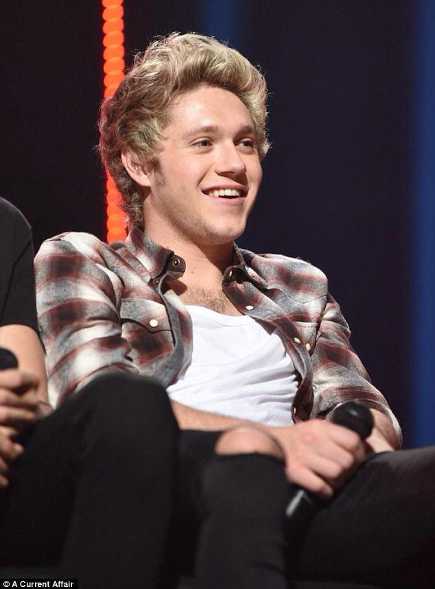 HemmingLilly's tweet photo. @NiallOfficial if this gets 100+ rt's will you follow me I love you so much your my life http://t.co/G6Ksr68b1d