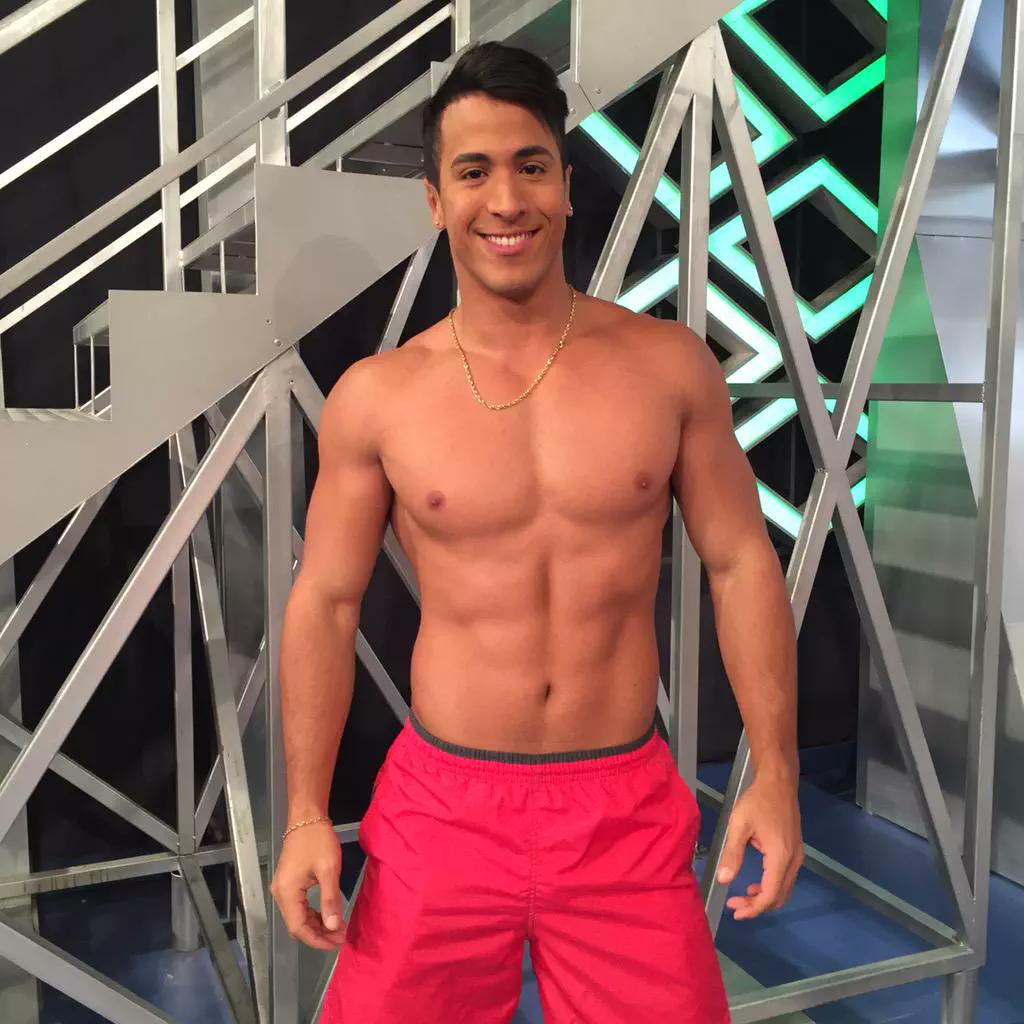 valenti42439475's tweet photo. @FrangerHuzok que lindo fue volver a verte otras ves en combate sos lo mas fran volve sos una gran persoba te amo http://t.co/QGMb6agAsQ