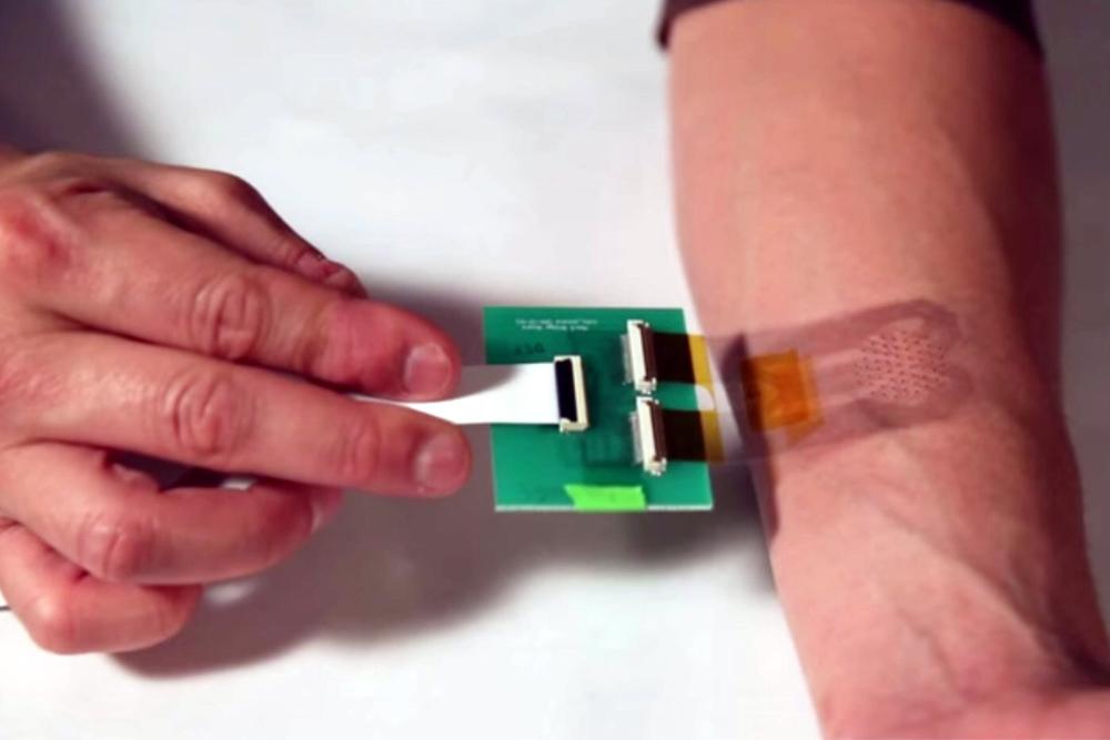 alden_frost's tweet photo. New bandages can detect infections and release medicine http://t.co/H6GqyIcASU #DigitalHealth #IoT #WearableTech http://t.co/xL174TteOs