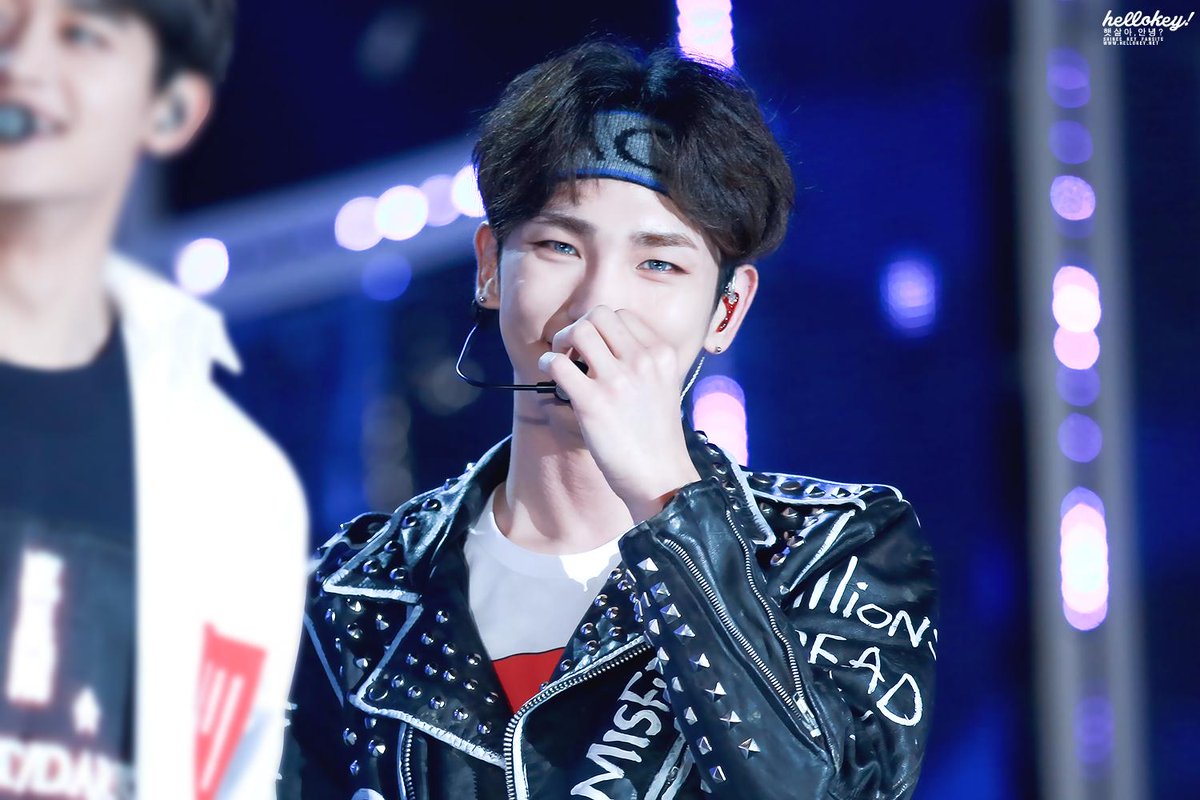 almightykeybeom's tweet photo. *updated* {PICS} 150920 Key - 2015 Hallyu Dream Festival (52P) http://t.co/boZtXMXQg1 #SHINee #Key http://t.co/IIBejbCQme