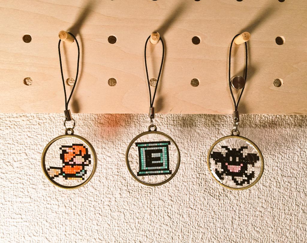 Sasuke Pa Twitter 網戸ット レジンでキーホルダーを作成しました ２回目 今回はしっぽマリオ ｅ缶 ドラキー だんだんと賑やかになって参りました 8bit Shugei 網戸ット Retrogaming Mario Http T Co Sarh9sknj3