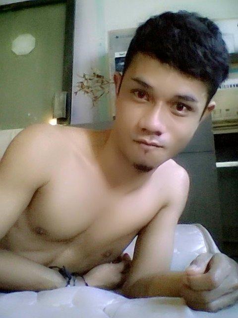 azrielputra7's tweet photo. Add wechat ; azri3lku http://t.co/Mk9Q6atuLG