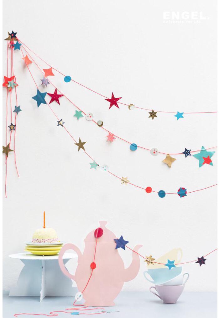theSARAO's tweet photo. ¡Qué nos gusta una guirnalda! Decora tus cumples, eventos, espacios creativos en tú casa. #Málaga #eventos #DIY http://t.co/nBk0SfolTV