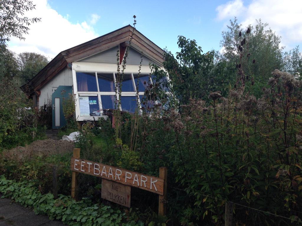 Resultaat van stenen sjouwen &amp; bouwen @OpSteenbreek. Goede invulling teamdag <a href="/duurzaam_dh/">Duurzaam Den Haag</a> &amp; <a href="/Haagsmilieu/">Haags Milieucentrum</a> <a href="/EetbaarPark/">Eetbaar Park 070</a>