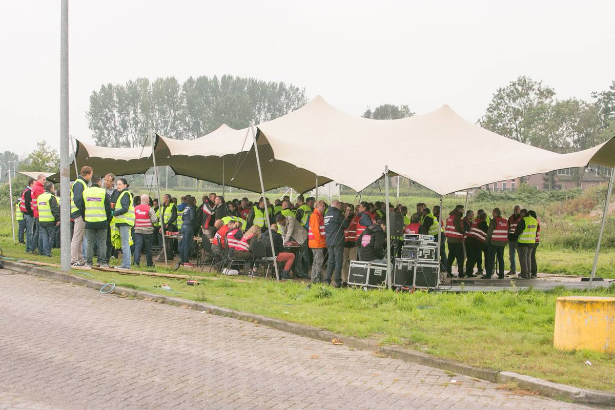 FD_Nieuws's tweet photo. Ondertussen in Bunschoten-Spakenburg: staking bij Polynorm. http://t.co/mgyUrxd6ho #Polynorm http://t.co/EaCKBQpv2s