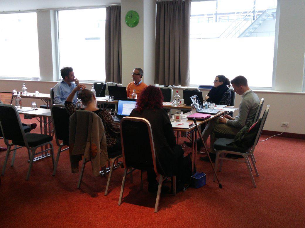 valentinastyl's tweet photo. Hands-on training on online community management and campaigns! @eupatientsforum #EPFtraining http://t.co/uOypUkLfGn