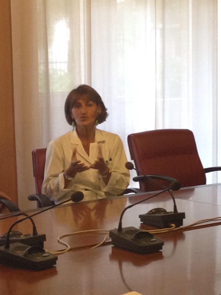 IstTumori's tweet photo. Laura Gangeri, presidente PROMETEO presenta l'InfoPoint "A Casa Lontani da #Casa" da oggi in @IstTumori via Venezian http://t.co/YVE1CxCVhX