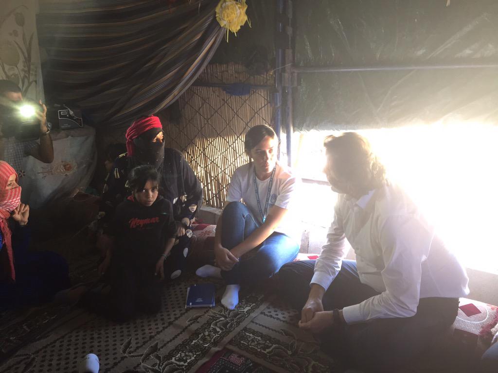 MinBZ's tweet image. Minister #Koenders bezoekt vluchtelingenlocatie Haouch el Harime in Libanon om de situatie met eigen ogen te zien.