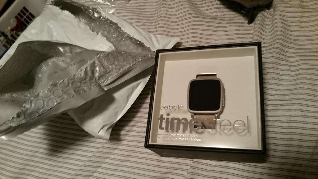 MJBlaise's tweet photo. The time is now :p I forgot what colors I had picked lol. And I have to say I have good taste.#PebbleTimeSteel http://t.co/DI7aS9Aomk