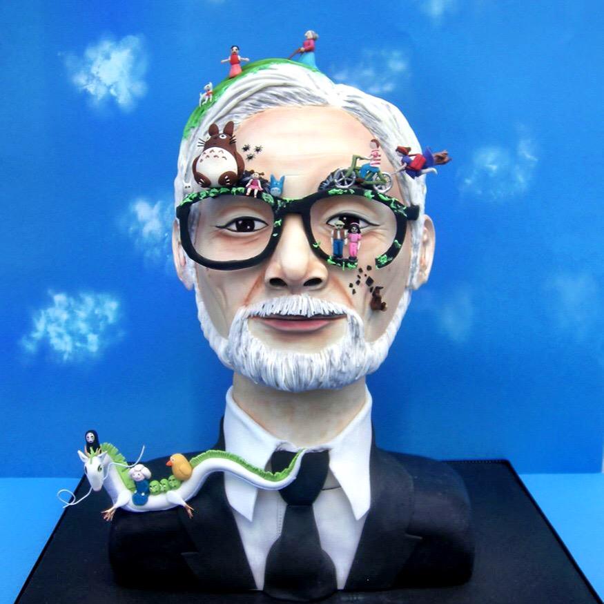 MadmanFilms's tweet photo. Incredible #HayaoMiyazaki cake (designed by #BakeCakeCreate from Ireland) http://t.co/BMqKfnenuw