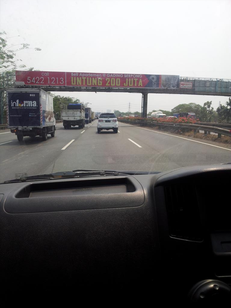 aminarmada's tweet photo. @RadioElshinta selepas GT karang tengah arang tangerang ramai lancar cuaca panas http://t.co/BFWGjvzYRZ