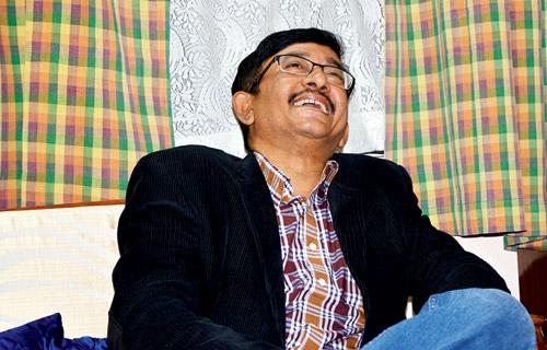 Ei_Samay's tweet photo. ছুটি তো পেলে, বেড়ানোটা যে বাকি রয়ে গেল
http://t.co/bJN7ZivJdf
#SumitSen #Tribute #EditorFriend #EiSamay http://t.co/ung65P1Fnn