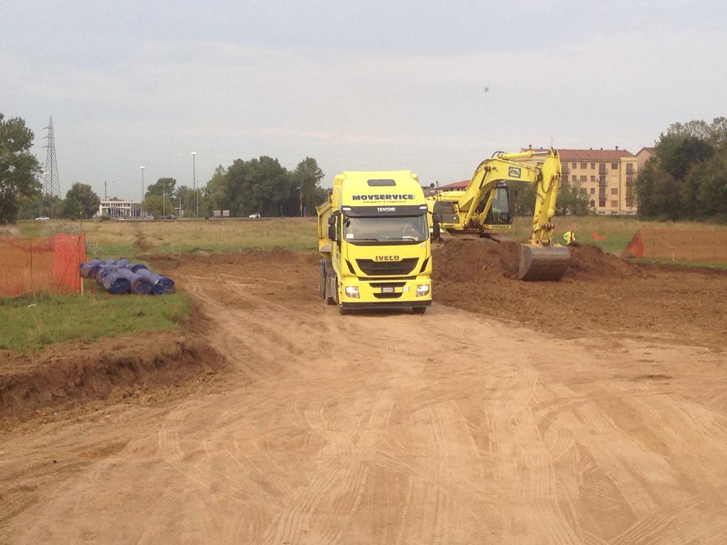 comitatogessate's tweet photo. I lavori alla ss11 continuano senza le reti di protezione al cantiere @ComuneGessate @GiornoMartesana @GazzMartesana http://t.co/eycm24jCmW