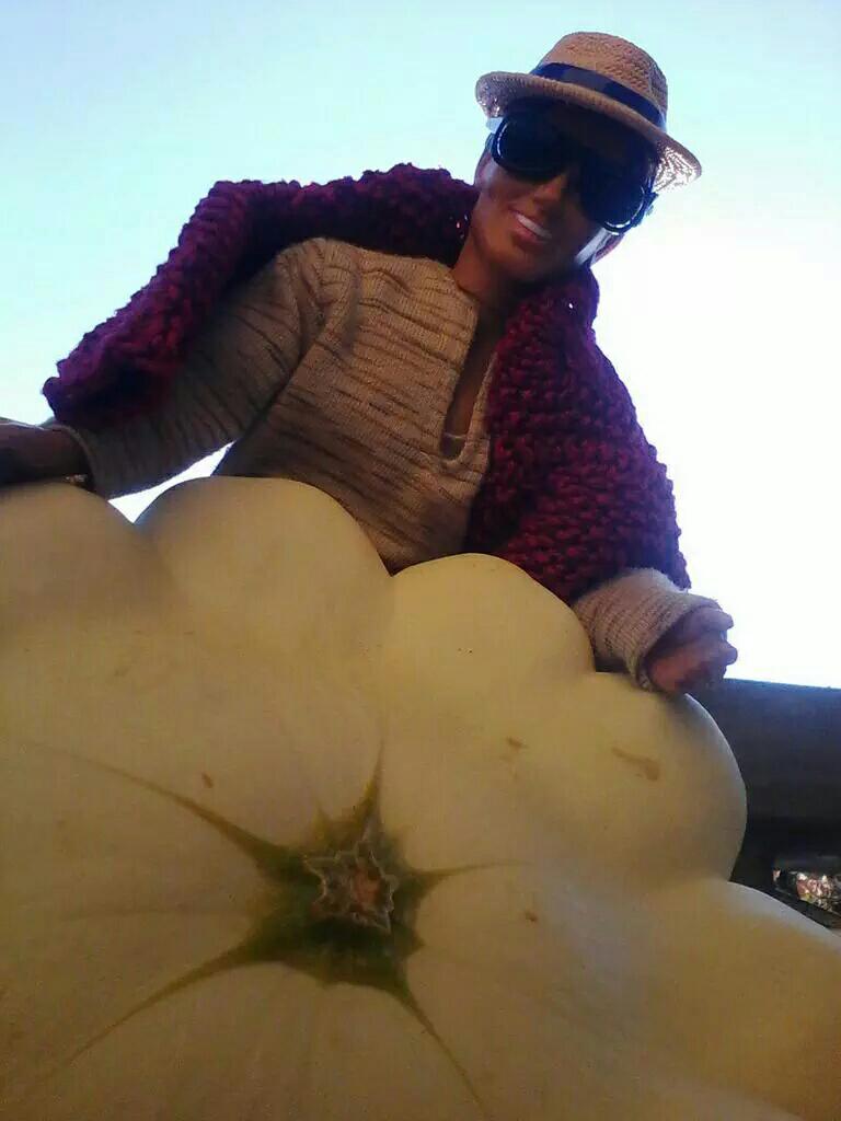 myJourney2MO's tweet photo. big pumpkin #weeklysupply too much 4 me http://t.co/yj14Hrs2Zn