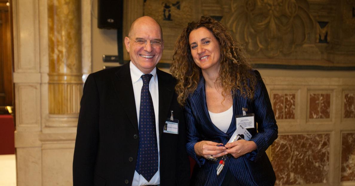 FeliciaPelagall's tweet photo. #Smartworking: dare #Fiducia alle persone con @cazzarolli Convegno #InnovaFiducia 23Ott #Expo https://t.co/Nu9CdANgYj http://t.co/hvCNmDARvI