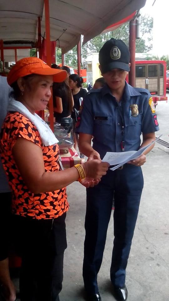 Ps5Qcpd's tweet photo. Distribution of leaflets re..crime prevention tips. http://t.co/EyQebMZa9K