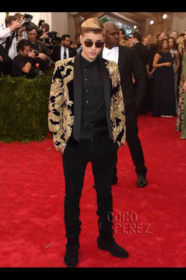 BuseKarahan15's tweet photo. #EMABiggestFansJustinBieber @justinbieber http://t.co/tahtclgfzF