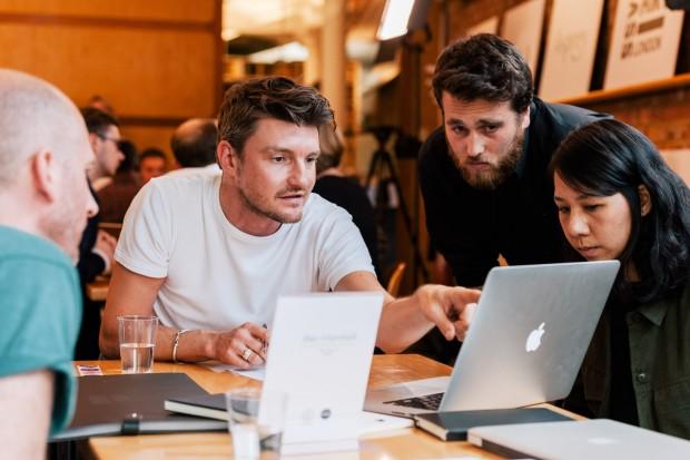 CTDNetwork's tweet photo. How to get ahead in graphic #design | Tips from top #creative directors http://t.co/2GEfK5hVHP via @Inspirationf http://t.co/e2RDU9aIOE