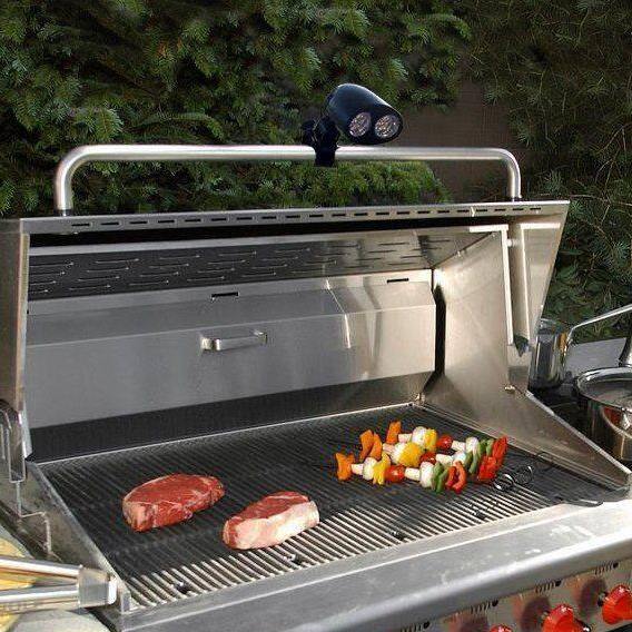 4everlumin's tweet image. how can we BBQ without ET?