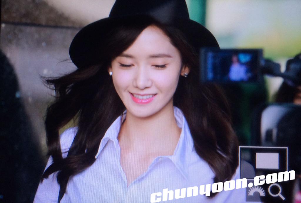 [PIC][22-09-2015]YoonA trở về Hàn Quốc vào sáng nay CPfV9GPUwAAgsYg