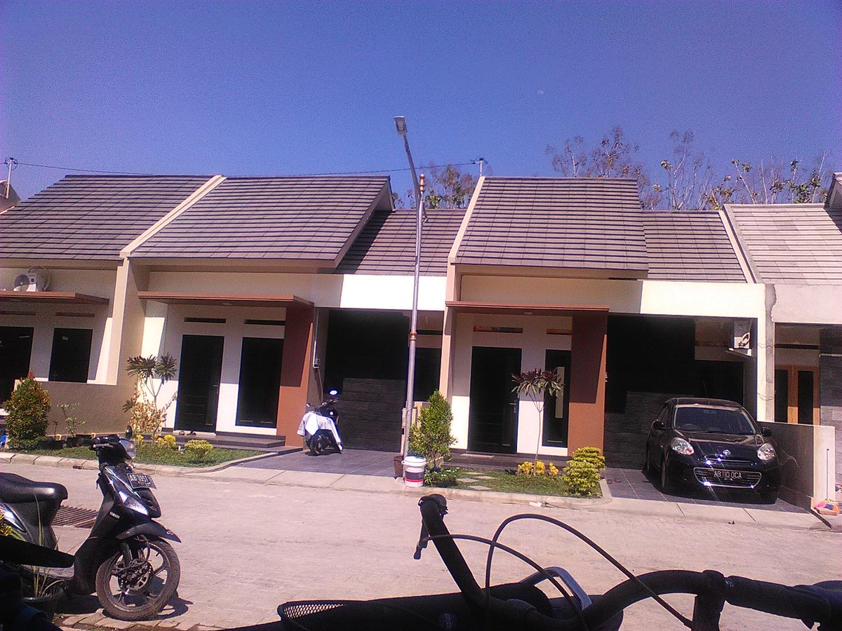 JogjaProperties's tweet photo. #rumah @gomblohguevara: #dijual Quares the flat bangunjiwo,harga 400jt an. Tersedia Type 36,45,60 | 085726504790 http://t.co/zASGMVa10I