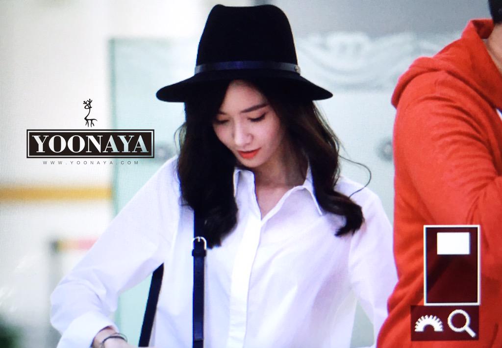 [PIC][22-09-2015]YoonA trở về Hàn Quốc vào sáng nay CPfVpa4VAAA-c4M