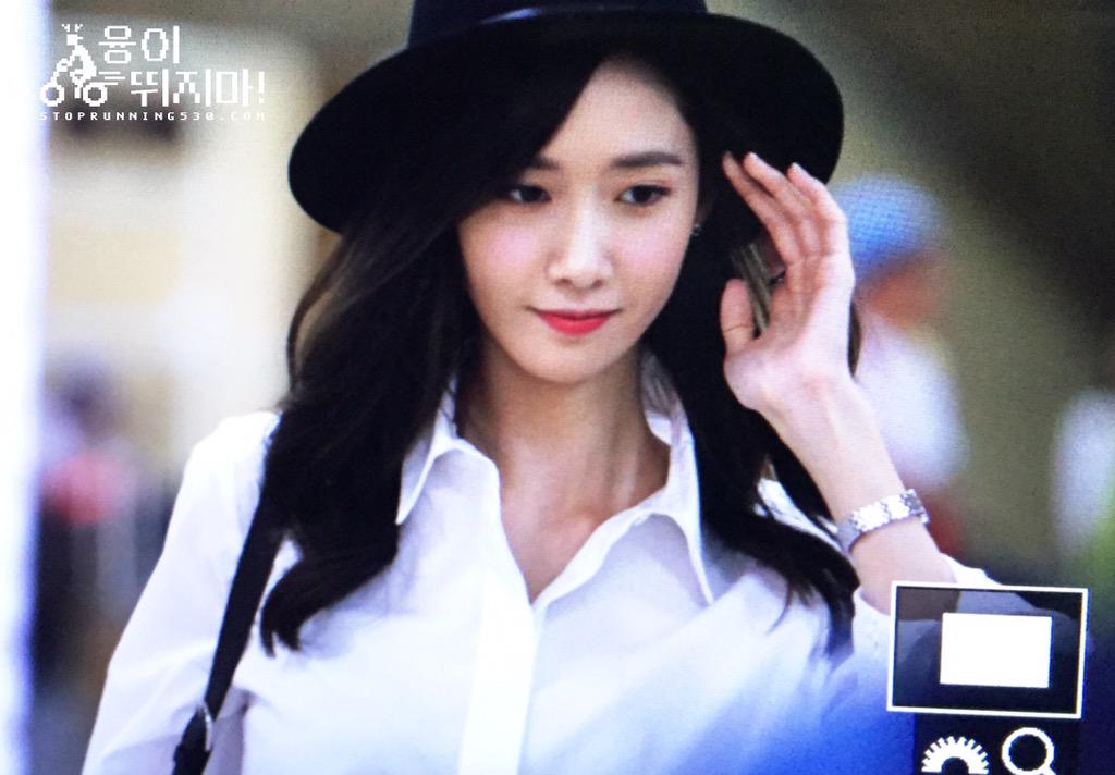 [PIC][22-09-2015]YoonA trở về Hàn Quốc vào sáng nay CPfWt5SUYAEvGyM