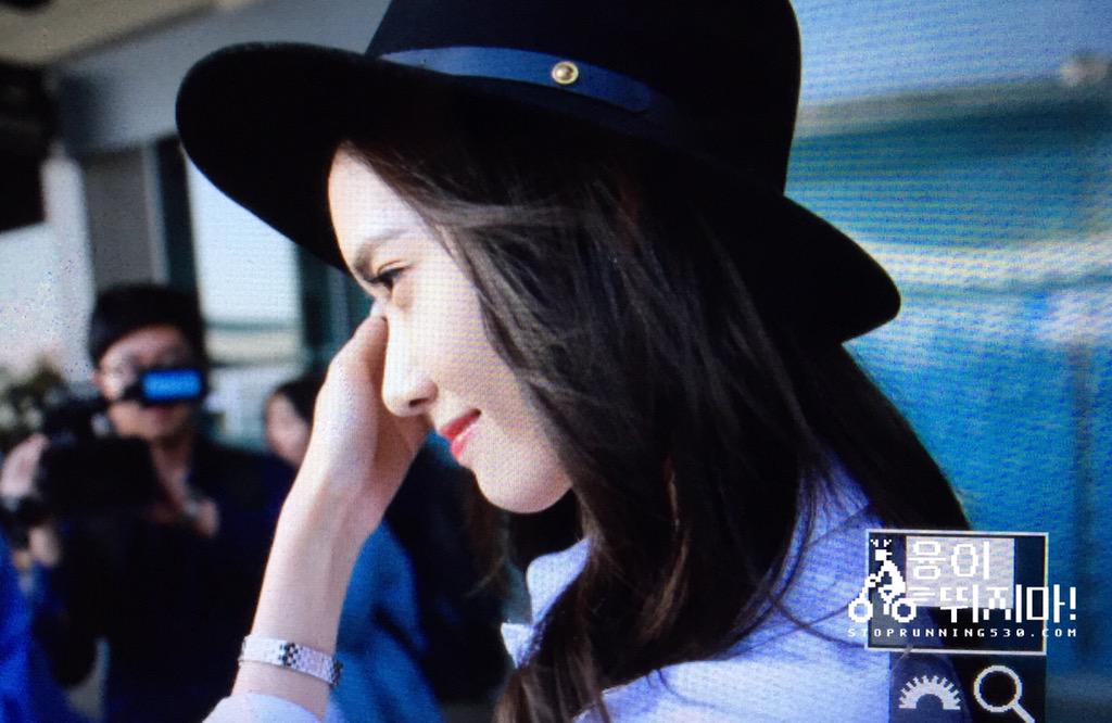 [PIC][22-09-2015]YoonA trở về Hàn Quốc vào sáng nay CPfWvtXUcAEMOX-