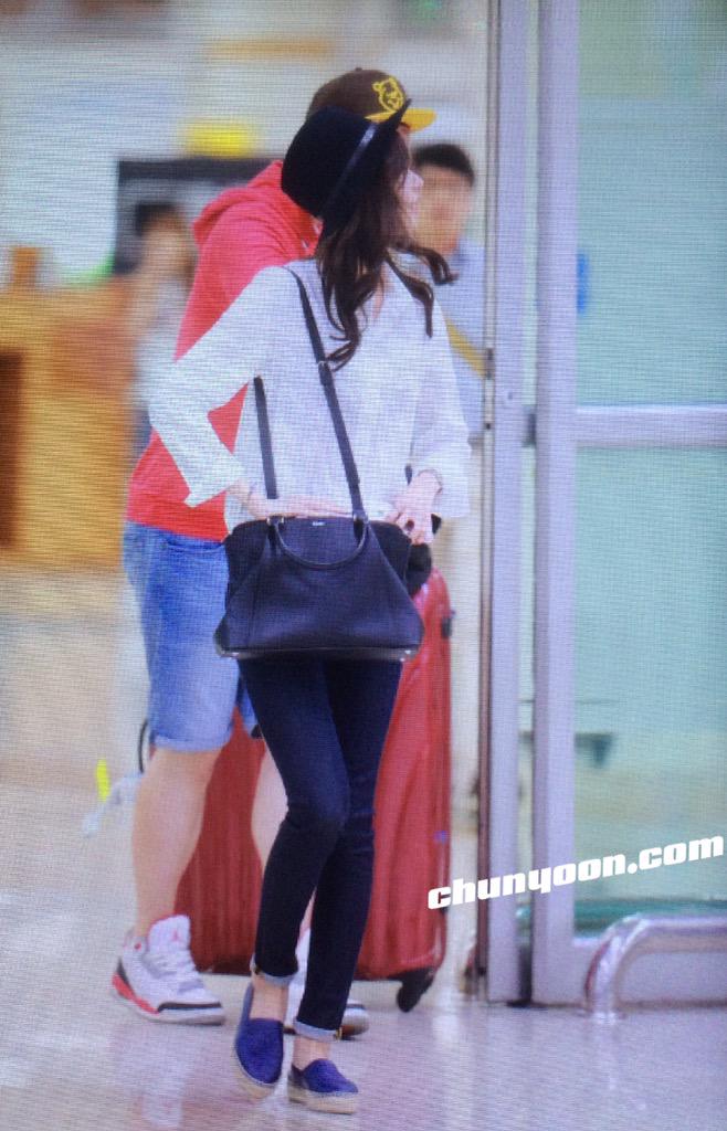 [PIC][22-09-2015]YoonA trở về Hàn Quốc vào sáng nay CPfYBJVUkAA77On