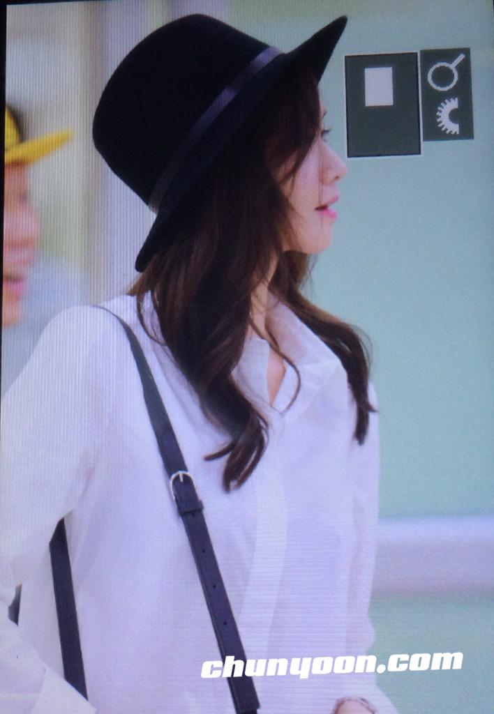 [PIC][22-09-2015]YoonA trở về Hàn Quốc vào sáng nay CPfYBKAUAAAmidE