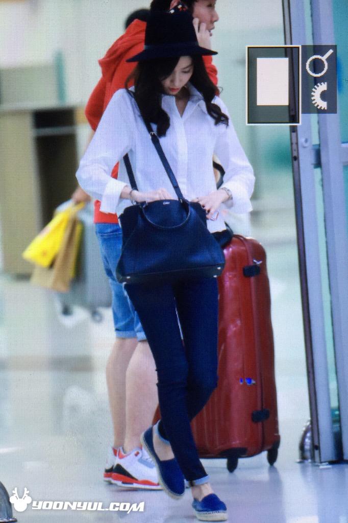 [PIC][22-09-2015]YoonA trở về Hàn Quốc vào sáng nay CPfZmKjUcAAa4FP