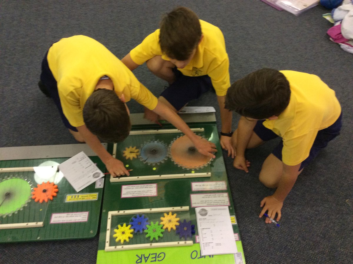 GibneyCPS's tweet photo. Some pics from yesterday's awesome "World of Maths" incursion: Making Maths Fun for all year levels! http://t.co/02hdDM0CFz