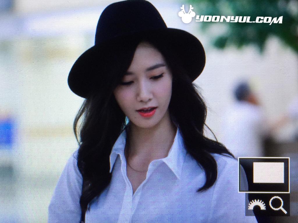 [PIC][22-09-2015]YoonA trở về Hàn Quốc vào sáng nay CPfZqKsUsAAIQZg