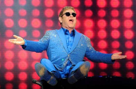 Elton Jhon y Rod Stewart colocaron la nota romántica en Rock in Rio 2015. redesvision.com/articulo.php?a…