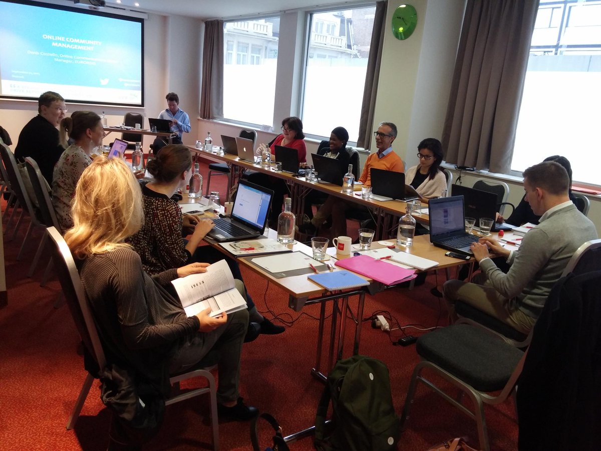 eupatientsforum's tweet photo. Second day of our #EPFtraining on strategic communications with @rarecare and @kobiebrett ! http://t.co/AZ1lEbAdit