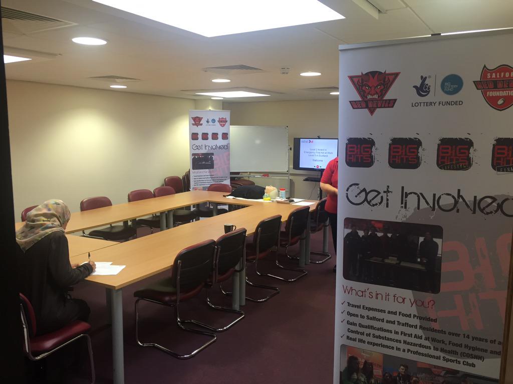 SalfordRLFC_F's tweet photo. All set for the 'BIG HITS' first aid course in partnership with #pendletontogether @SalfordDevils @BigLotteryFund http://t.co/B7JlS45oHg