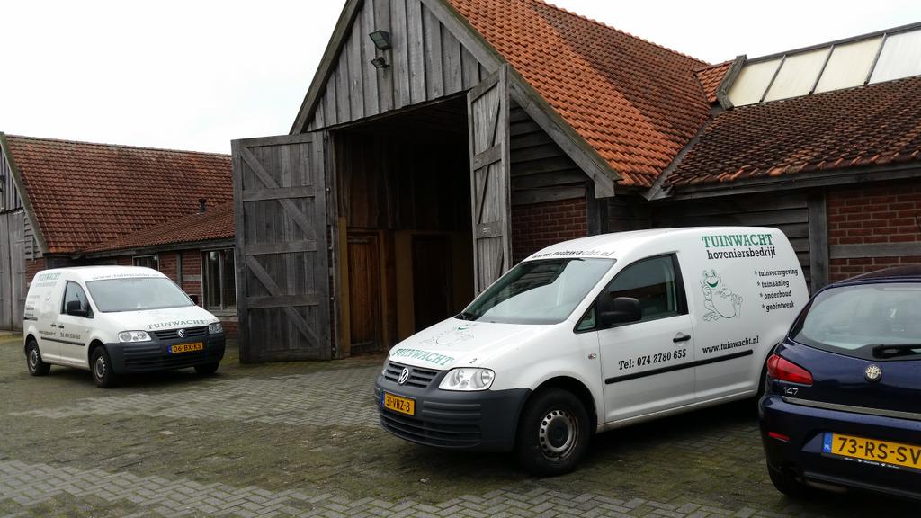 emcuview's tweet photo. Tuinwacht hoveniers / Deurningen bezocht. Goed in ontwikkeling. Jeroen dank #emcuview #klantfocus http://t.co/lL71pIQy28